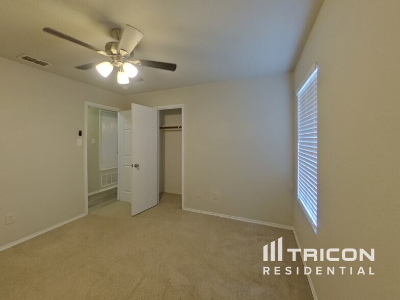 Building Photo - 4908 Parkrise Dr