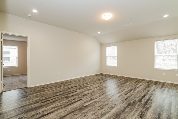 Building Photo - 11200 Tipton Rd