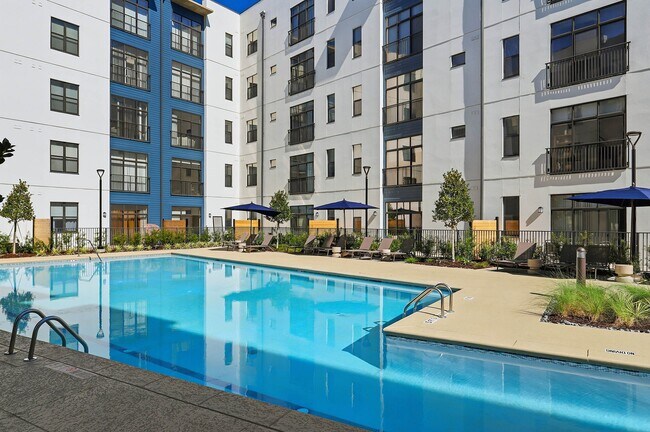 Building Photo - AMLI Old 4th Ward