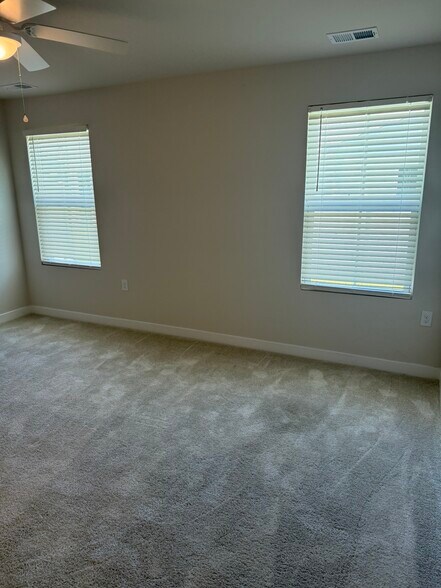 Master bedroom - 867 Ashlar Cir