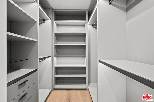 Building Photo - 10601 Wilshire Blvd