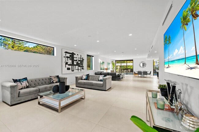 Building Photo - 2572 NE 182nd Terrace