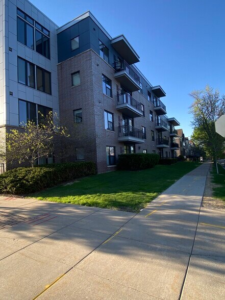 Building Photo - 7601 Aldrich Ave S