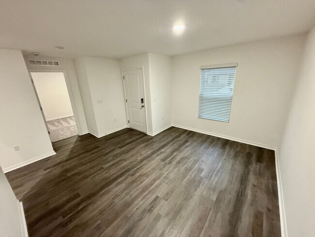 Building Photo - **Move-In-Special** Brand New 4-Bedroom Home in Poinciana – Available Now!