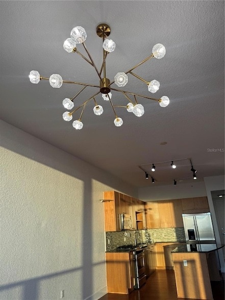 Building Photo - 150 E Robinson St