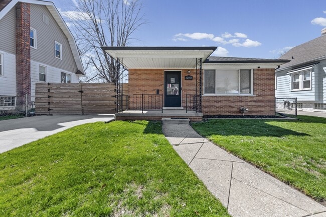 Building Photo - 22055 Elmwood Ave