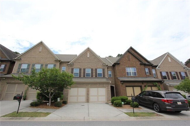 Building Photo - 2132 Greencrest Cir