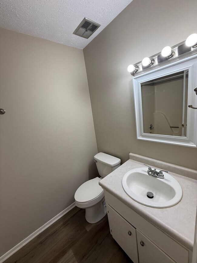 Building Photo - 1605/1607 Cedar Shoals Dr