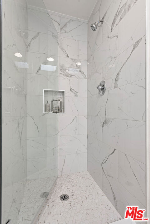 Building Photo - 836 Ashland Ave