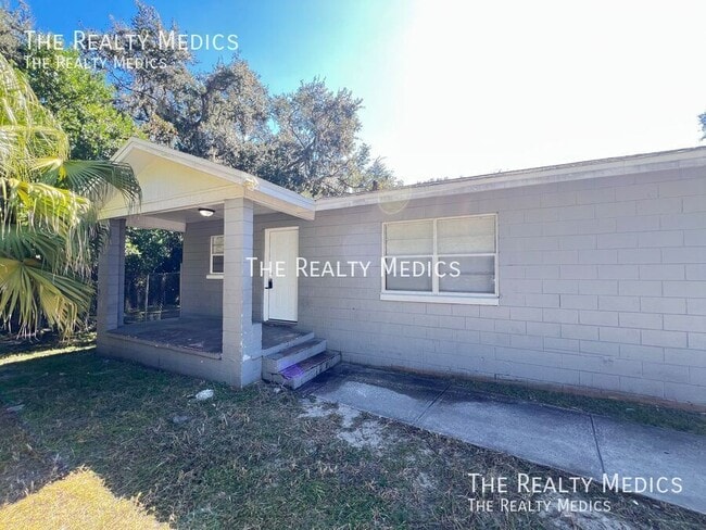 Building Photo - 1118 Tuskegee St