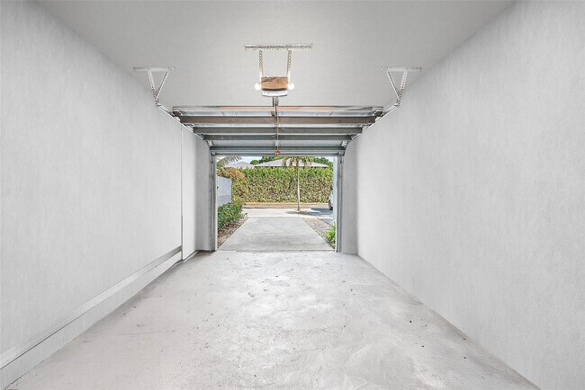 Building Photo - 2940 Florida Blvd