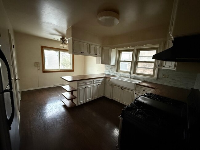 Building Photo - 5235 Long Ave