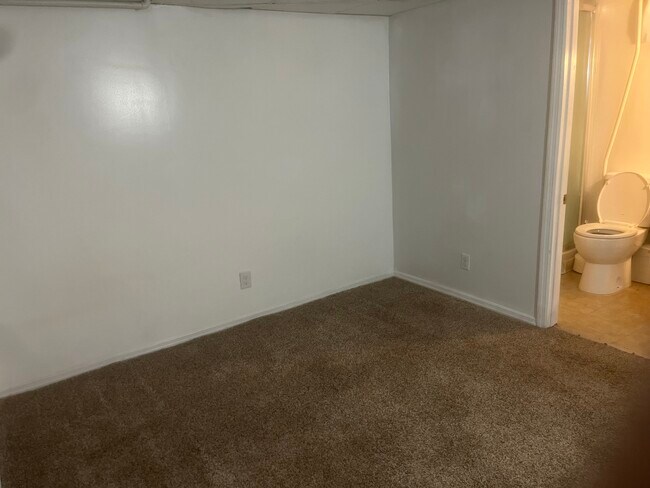 Bedroom looking NW - 1521 South Center Street