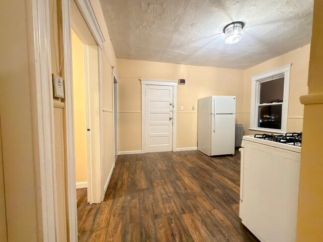 Building Photo - 90 Vernon St