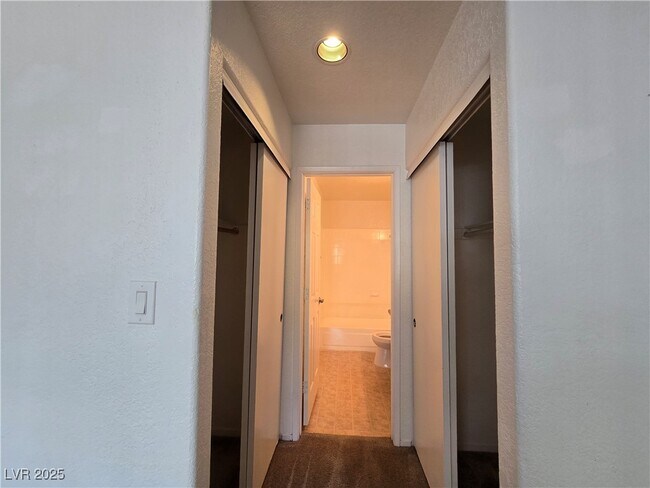 Building Photo - 5030 S Rainbow Blvd