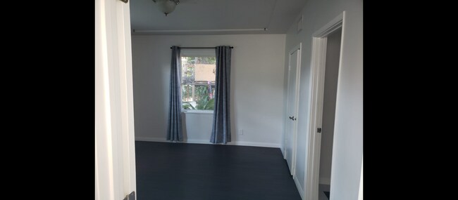 Building Photo - 14715 Addison St