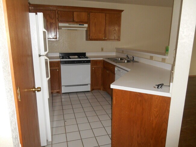 Building Photo - 3320-3322 Ridgecrest Cir