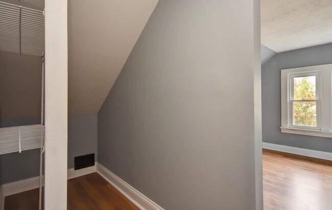 Building Photo - 1515 Hawthorne Ave