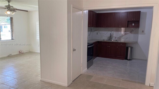 Building Photo - 301 N 67th Ave