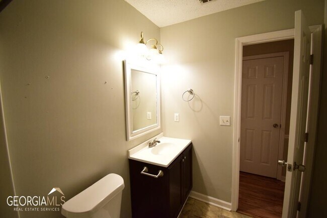 Building Photo - 70 Covey Trail