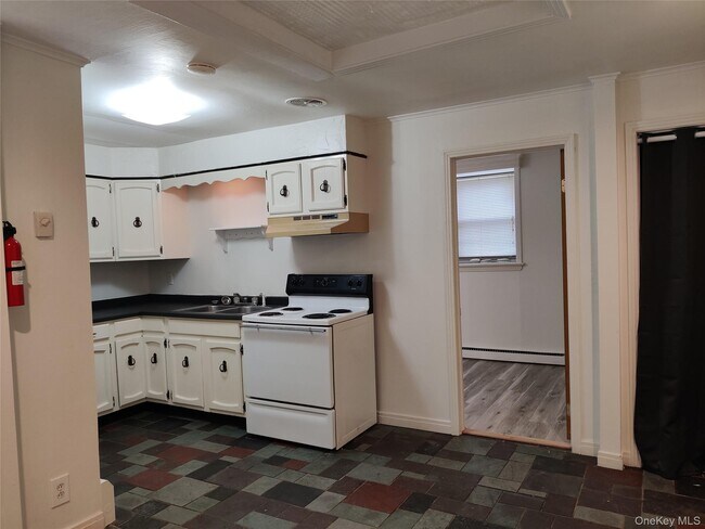 Building Photo - 81 Vineyard Ave
