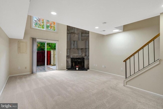 Building Photo - 8482 Springfield Oaks Dr