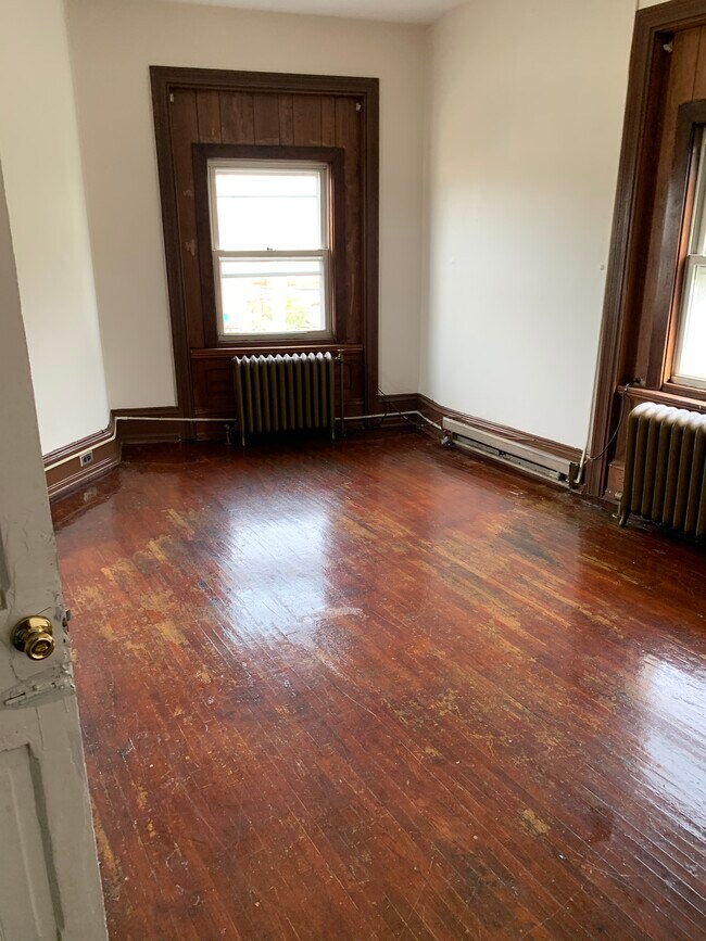 Primary Photo - 1100 Perkiomen Ave