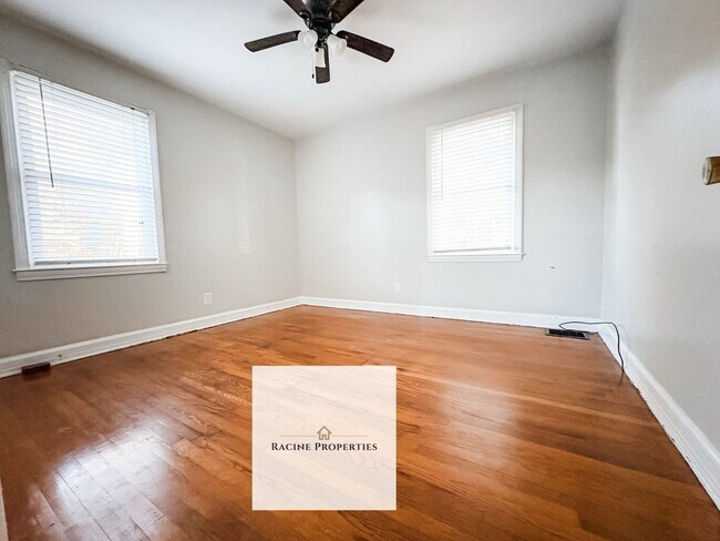 Building Photo - 7 Bristol Dr