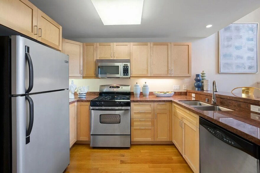 Building Photo - 350 N 2nd St