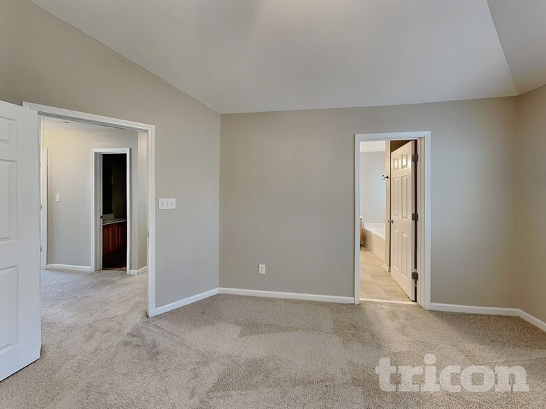 Building Photo - 2737 Trellis Oaks Dr SW