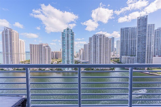 Building Photo - 325 Biscayne Blvd
