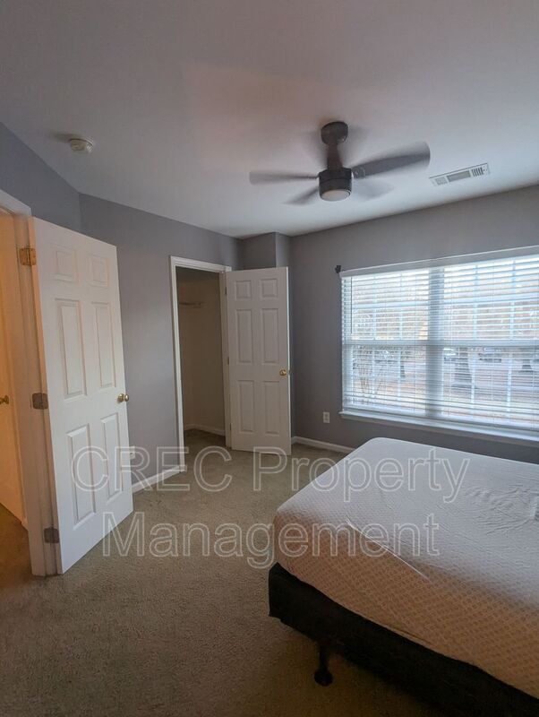 Building Photo - 202 Twin Tree Dr