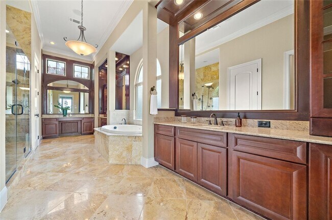 Building Photo - 19182 Grandview Point