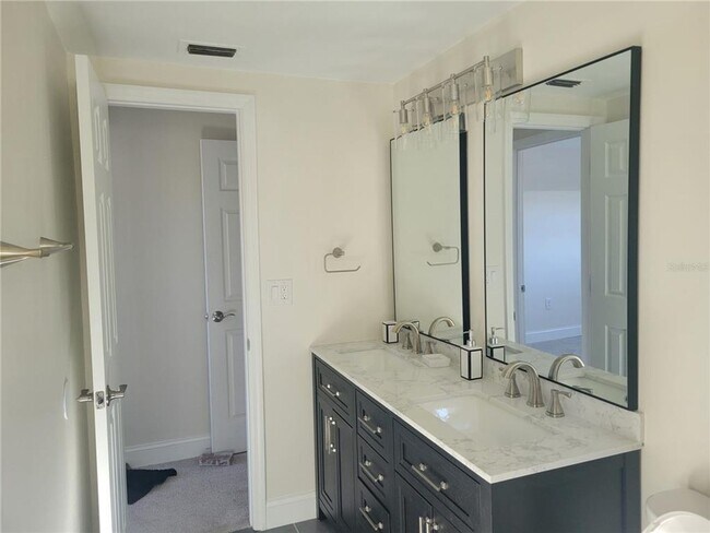 Building Photo - 6412 Wingfoot Cir