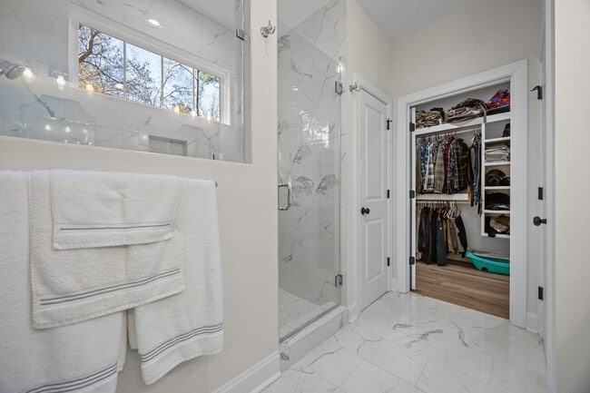 Building Photo - 346 Gun Club Dr