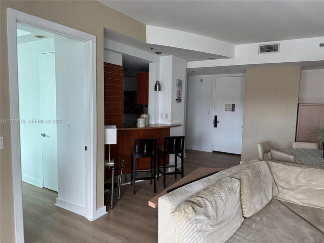 Building Photo - 1395 Brickell Ave