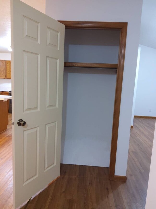 Building Photo - 3 Bedroom 2 Bathroom Home in Goshen!