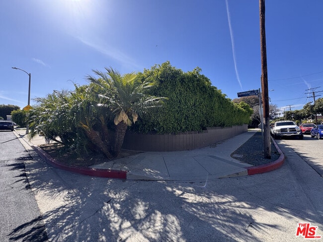 Building Photo - 12001 Sylvester St