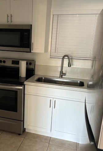 Building Photo - 7450 Miami Lakes Dr