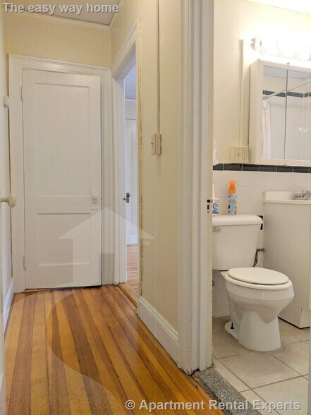 Building Photo - 5 Craigie Cir