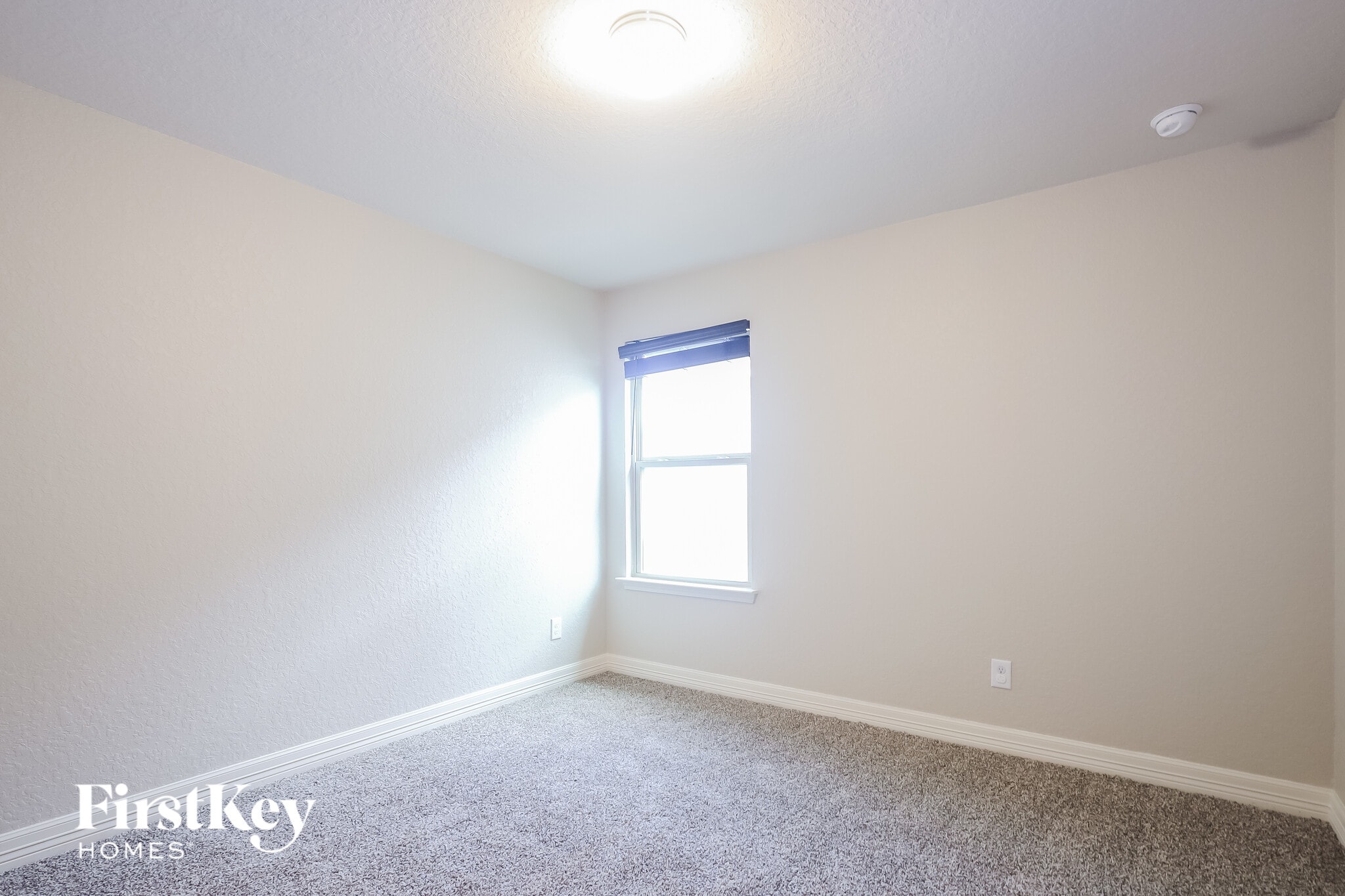 Building Photo - 9822 Rousseau Rd