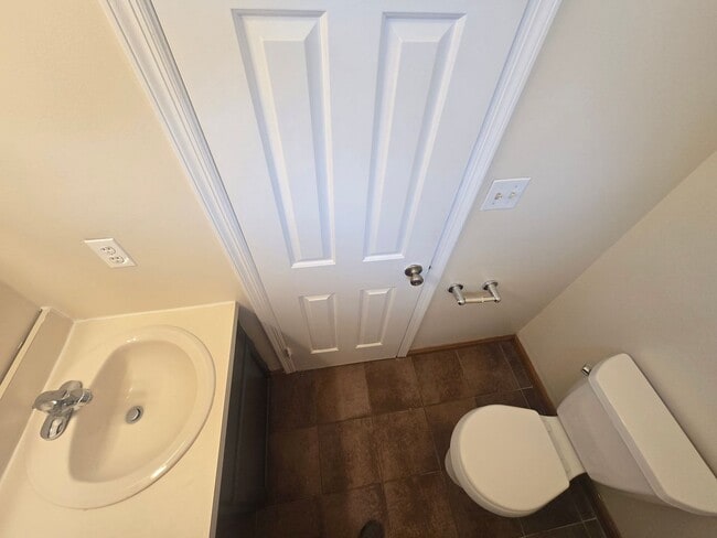 Building Photo - Recently painted & carpeted townhouse with 1,200+ SQ FT, 3-bedroom, 2.5 bathroom and lots of amen...