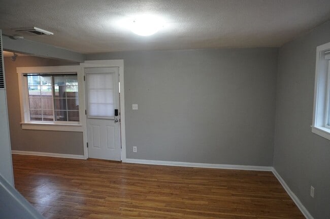 Building Photo - 3708 E 13th St