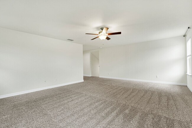 Building Photo - Spacious 5-Bedroom Beauty in Triana Neighborhood –  with Community Perks!