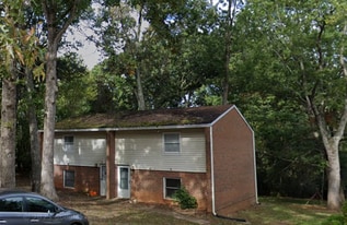Building Photo - 1120 Rolling Hill Dr