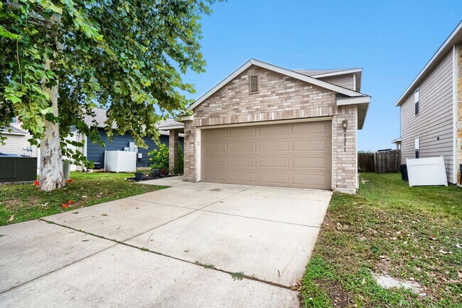 Building Photo - Property in Bulverde Village