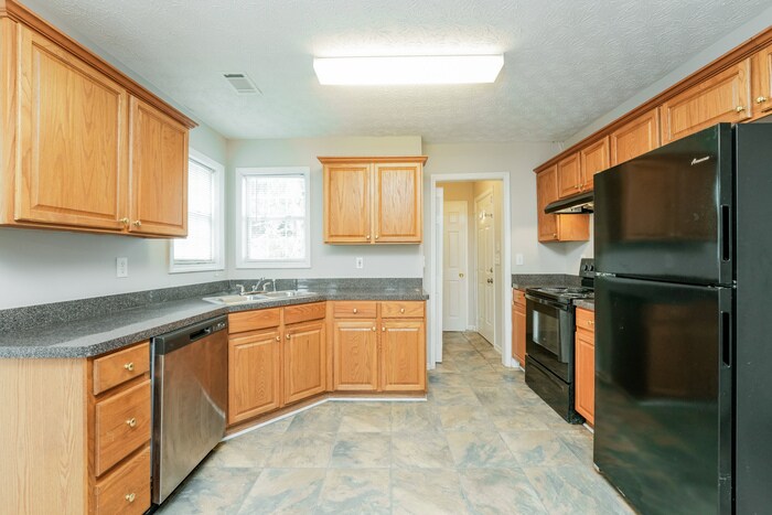 Building Photo - 95 Bermuda Cir