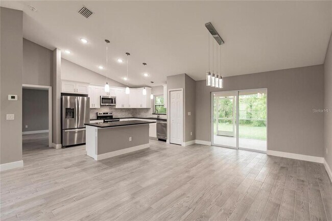 Building Photo - 820 Bowman Terrace