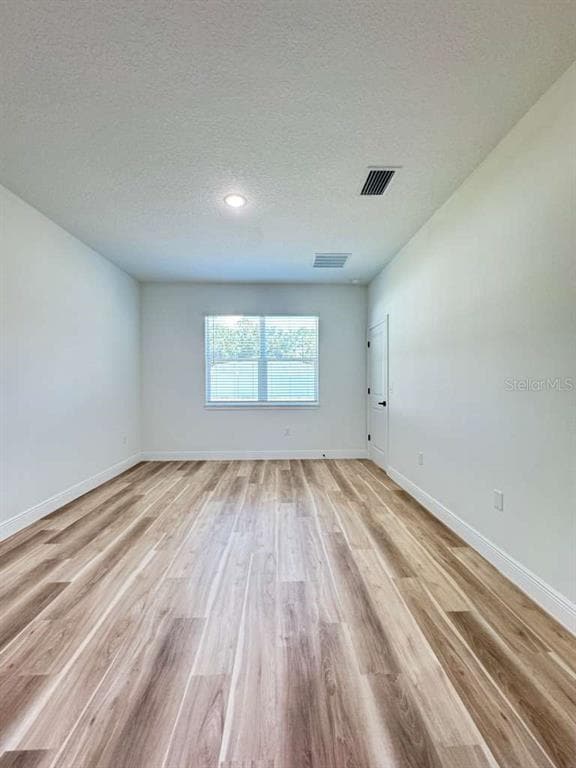 Building Photo - 8419 N Saxon Way