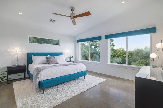 Building Photo - 3610 Crosswind Dr